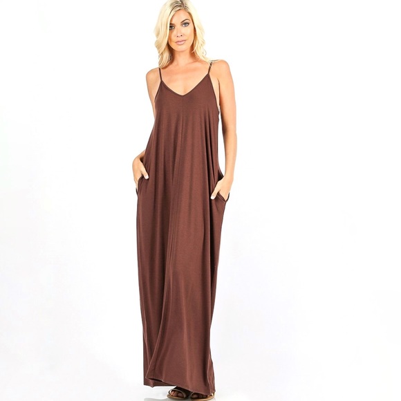 Red Pocket V-Neck Tank Maxi Dress - Picture 5 of 8